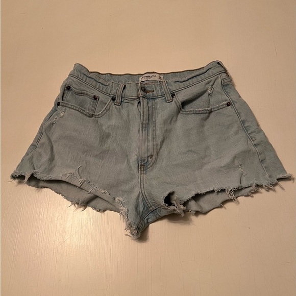 Abercrombie & Fitch Curve Love The Mom Shorts High Rise Light Wash Denim Size 30 - Picture 4 of 11